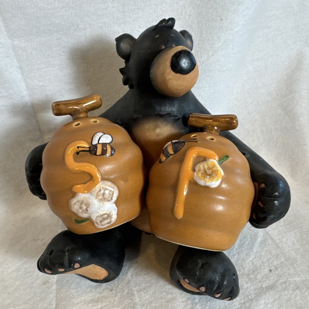 Black Bear Bee Hive Salt Pepper Shaker Set Ceramic Rustic Cabin Decor